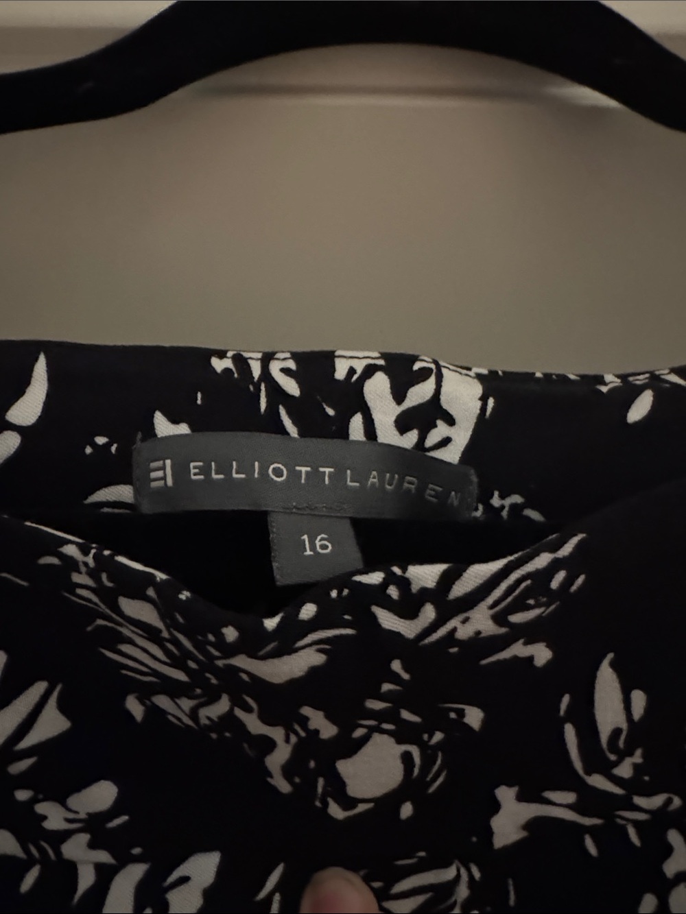 Women’s Black Floral Print Pull on Trousers - Picture 2 of 2